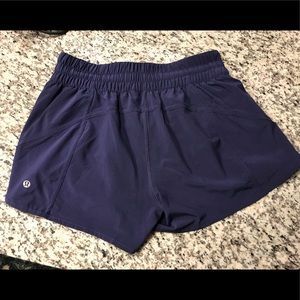 Lululemon / Tracker Short / Hardly Worn